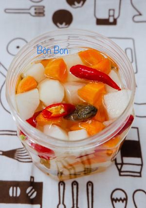 Hình của món Củ Cải Cà Rốt Ngâm Xí Muội.