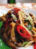 Tảo xoắn Chile xào sả húng quế