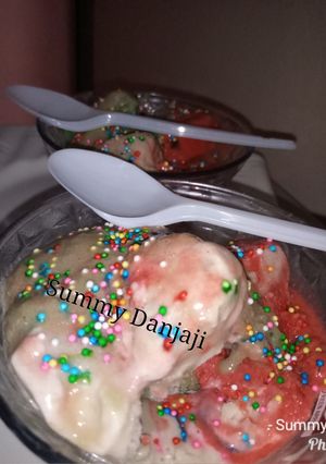 A picture of 3 flavors ice cream.