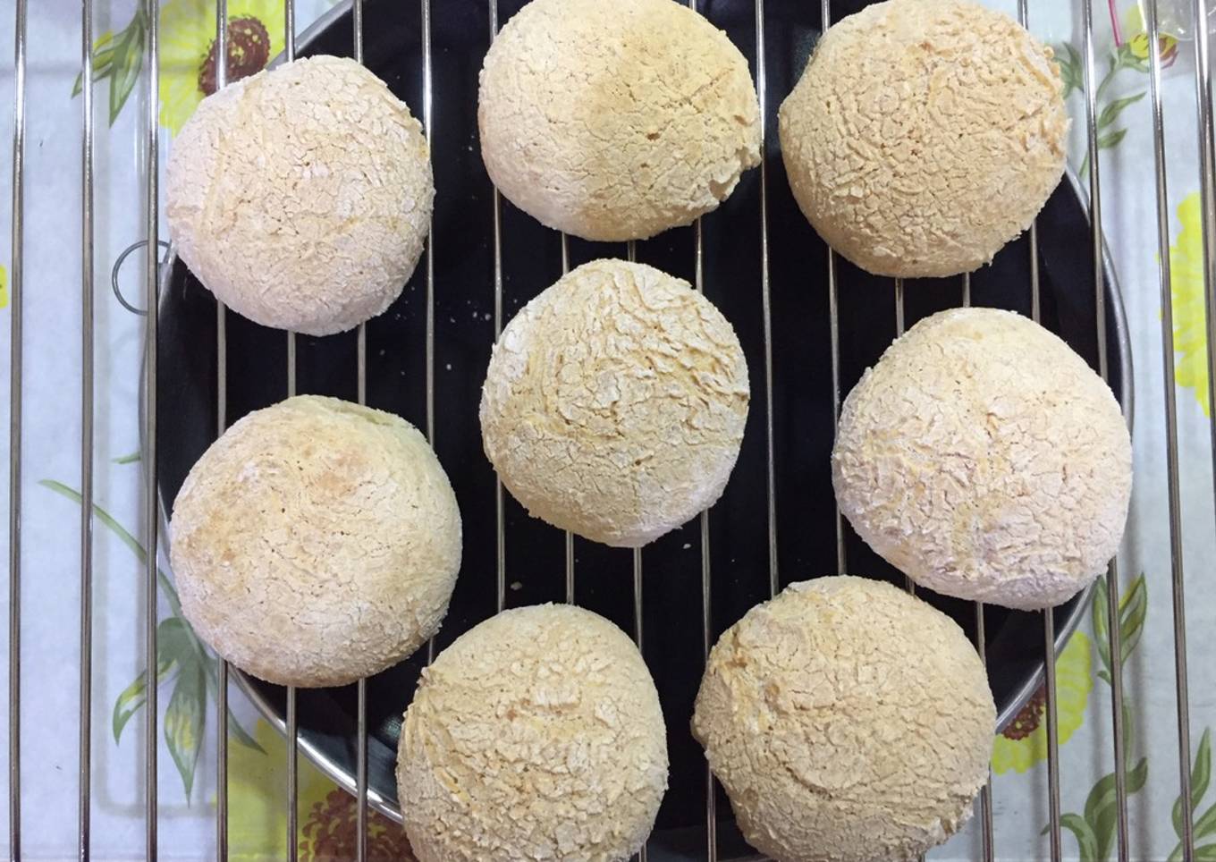 Brazilian Cheesy Bread (Roti Bola Keju)