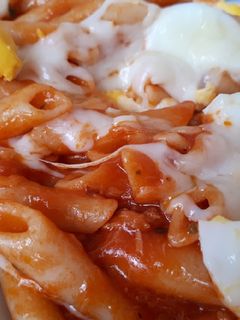 Una foto de Macarrones gratinados con atún y huevo