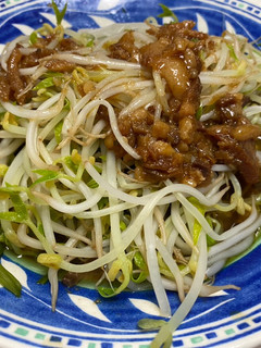 超簡單的肉燥燙豆芽 的食譜成品照片