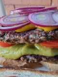 Sándwich doble de carne...🥑🍅🥪🥩