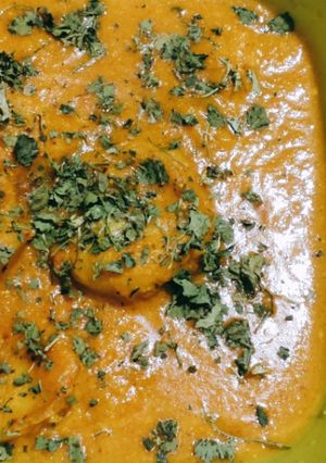 दम आलू (Dum aloo recipe in hindi) रेसिपी मुख्य फोटो