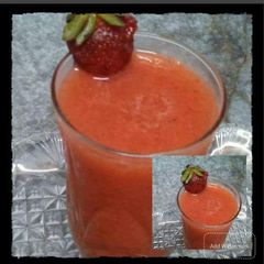 A picture of Strawberry Limca.