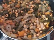 Una foto de garbanzos comino
