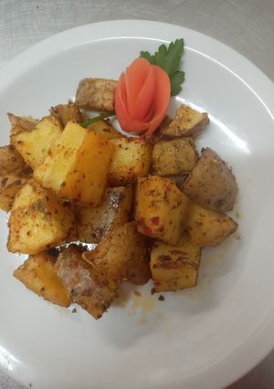 Una foto de Papas rústicas para quien no quiere pelar una linda opción