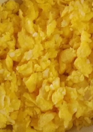 A picture of Decent Cheese Scrambled Eggs.