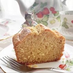 A picture of Einkorn Maple orange loaf cake.