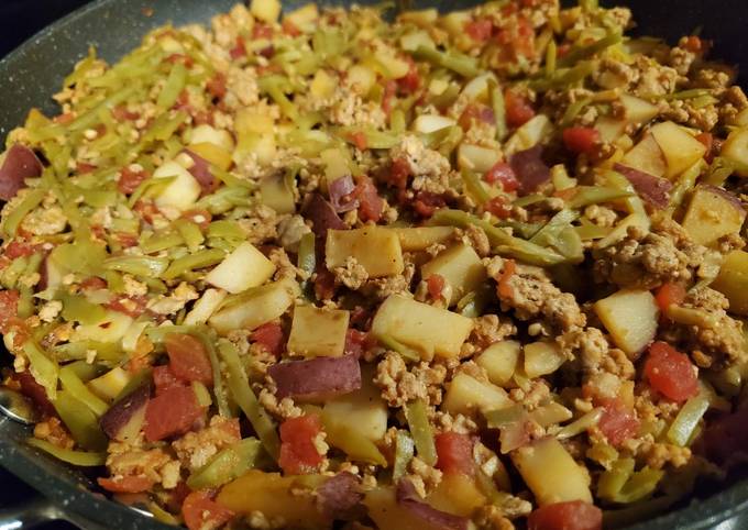 Healthy Picadillo with Turkey and Red Potatoes (One Pan)
