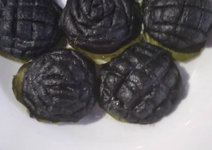 Kue ku ketan hitam