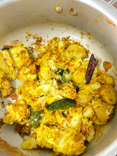 பிடி கருணை கிழங்கு வருவல் (pidi karunai kilangu varuval recipe in Tamil) செய்முறை முக்கிய புகைப்படம்