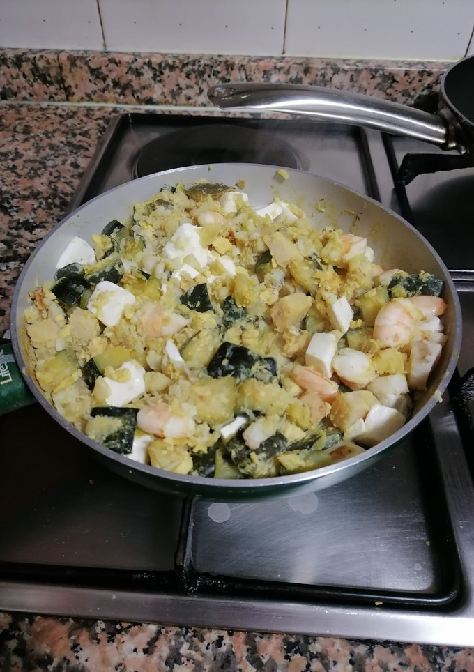Una foto de Revuelto de bacalao y calabacín