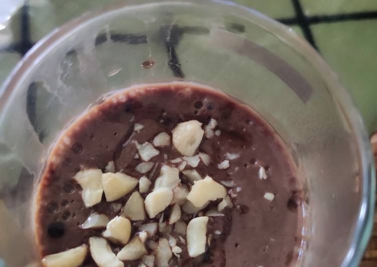 Choco pudding with nuts