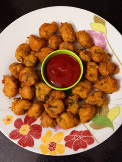 લેફ્ટઓવર રાઈસ પકોડા (Leftover Rice Pakoda Recipe In Gujarati) રેસીપી મુખ્ય ફોટો