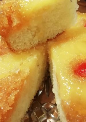 Una foto de Torta invertida de ananá #dulce