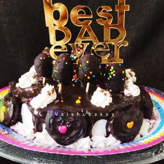A picture of Chocolate Fantasy Cake.