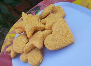 Una foto de Galletitas de polenta o gallegas