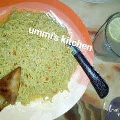 A picture of Indomie noodles.