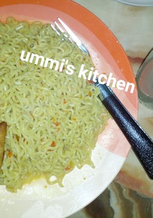 A picture of Indomie noodles.