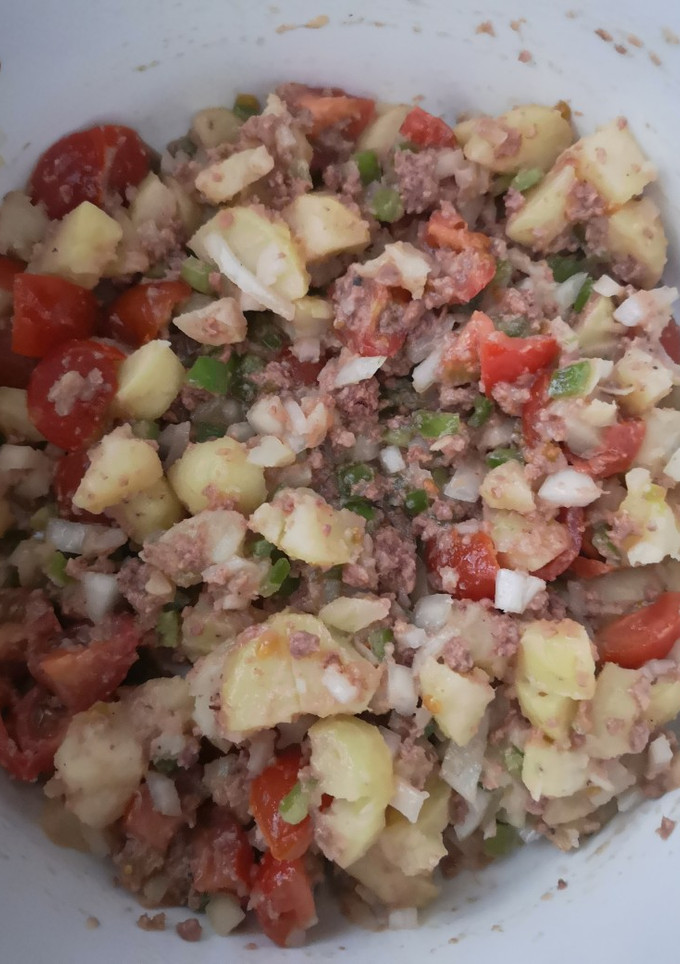 Una foto de Ensalada fría de patata y pimiento verde
