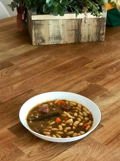 Una foto de Lentejas en Thermomix con verduras y alubias blancas