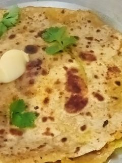 आलू के पराठे (aloo ke parathe recipe in Hindi) रेसिपी मुख्य फोटो