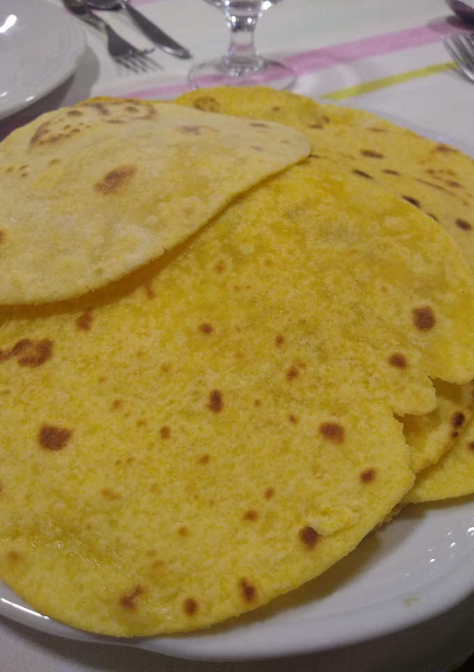 Una foto de Tacos Mexicanos con rellenos diferentes