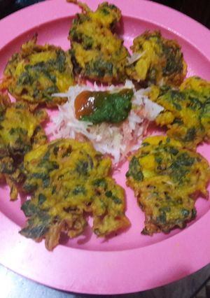 A picture of Palak.Methi fritters.