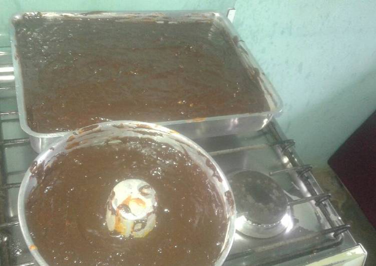 Bolo de cenoura com cobertura de chocolate