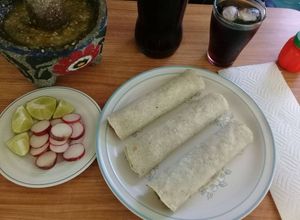 Una foto de Tacos de cabeza y oreja de cerdo. (Olla de cocción lenta-CrockPot-SlowCooker)