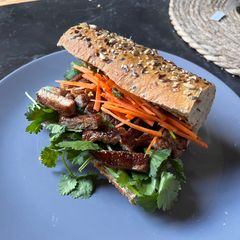 A picture of Crying Tiger Sandwich.