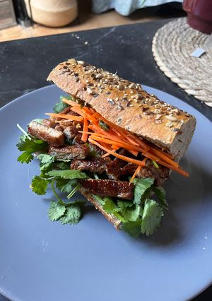 A picture of Crying Tiger Sandwich.
