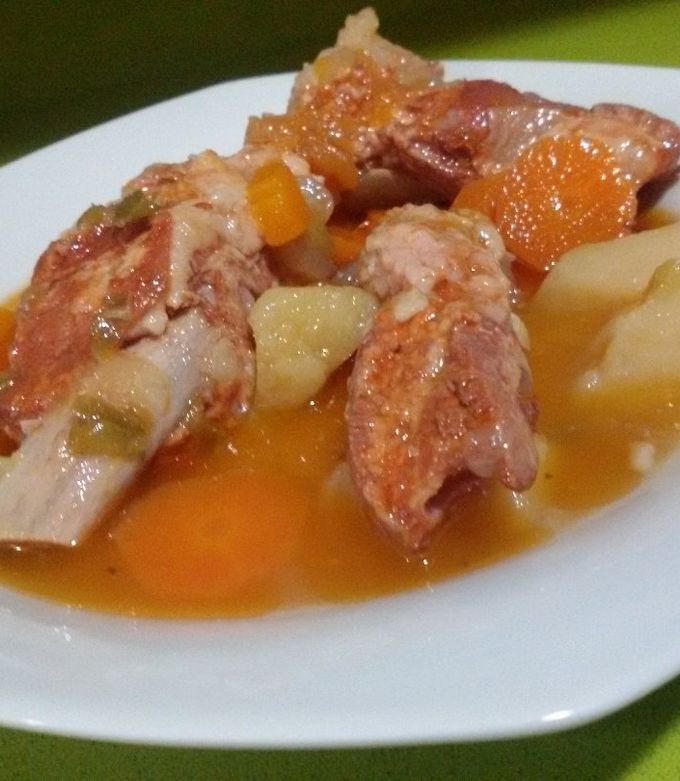 Foto principal de Guiso de costillas con patatas en olla rápida