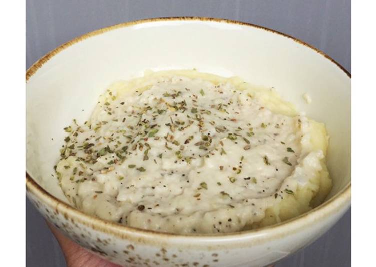 Cara Menyiapkan Mashed Potatoes with Creamy Sauce Enak dan Antiribet