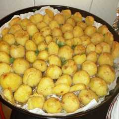 A picture of Oven Roasted potatoes.