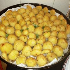 A picture of Oven Roasted potatoes.