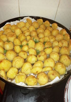 A picture of Oven Roasted potatoes.