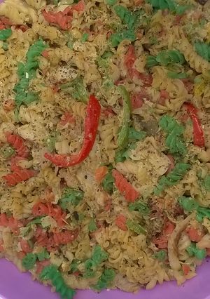 A picture of Twisted pasta with smoked ham and cheese flavour.