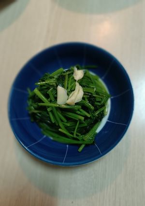大火快炒菠菜 的食譜成品照片