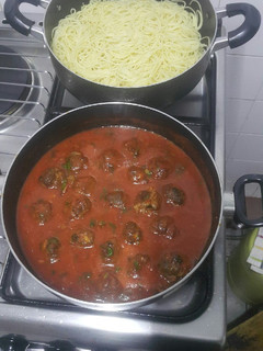 A picture of Spaghetti and meatballs.
