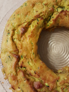 Foto di Ciambellone di zucchine e prosciutto crudo