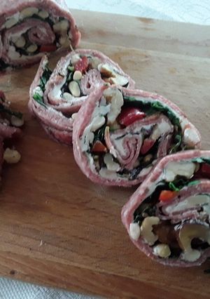 A picture of Sig's Salami and Cream Cheese Roll.