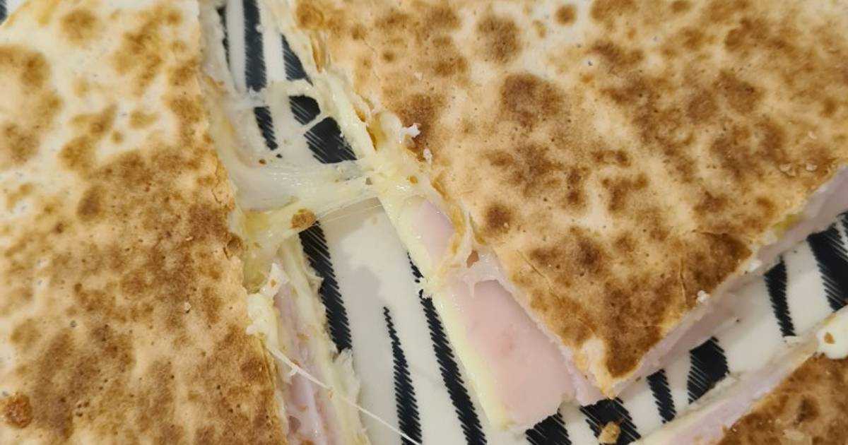 Quesadilla de jamón york y queso Receta de Antonio Cívico Cookpad