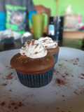 Muffins de moka con topping de crema batida