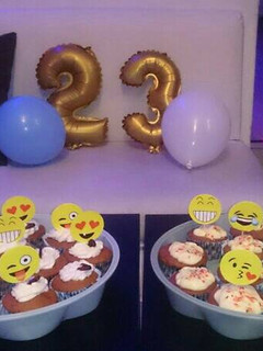 Una foto de Crema de yogurt y queso para adornar cupcakes