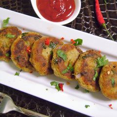 A picture of Aloo Tikki.