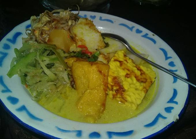 Ketupat sayur