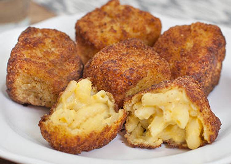 Deep Fried Mac N Cheese Bites