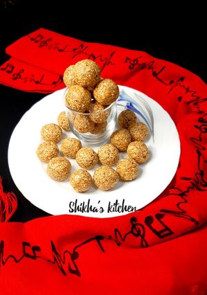 তিল, বাদাম ও চাল ভাজা দিয়ে লাড্ডু রেসিপির প্রধান ছবি